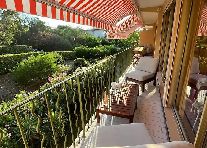 Entierement Renove Dans Le Centre De Tropez Apartment